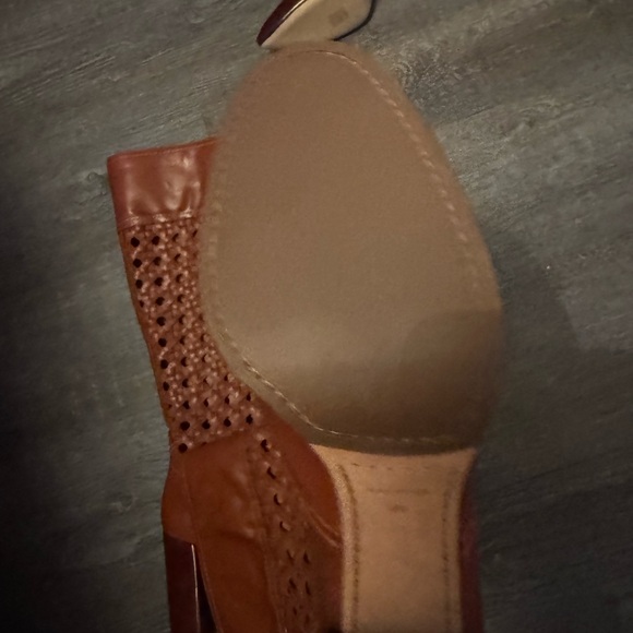 Tory Burch Tan Heeled Boots - Picture 3 of 5